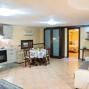 https://domus-ugo.hotels-amalfi.com